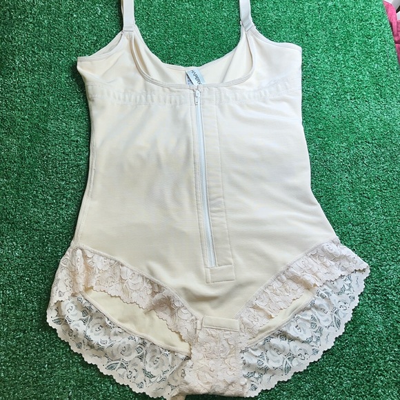 Shaperx Bodysuit Shapewear Beige with Lace SIZE X-LARGE - Picture 1 of 7